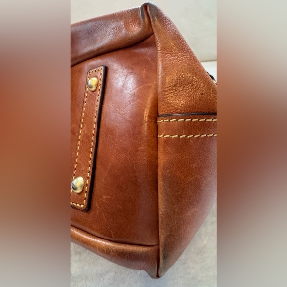 Dooney and Bourke Vintage Florentine Brown Leather Kingston Hobo Bag - Picture 14 of 16